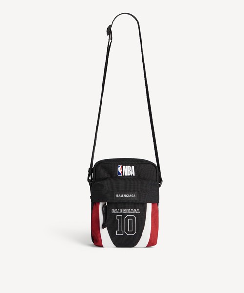 발렌시아가 NBA 익스플로러 크로스바디 파우치